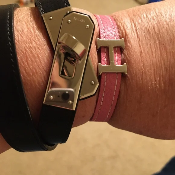 Pink snap closure bracelet - Picture 3 of 5